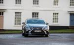 Lexus LS500h AWD 2018 года (UK)
